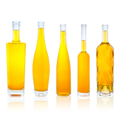 Material de base Vidro de pescoço alto Vodka Whisky Gin Rum garrafa 500ml 700ml 1000ml com tampa de parafuso