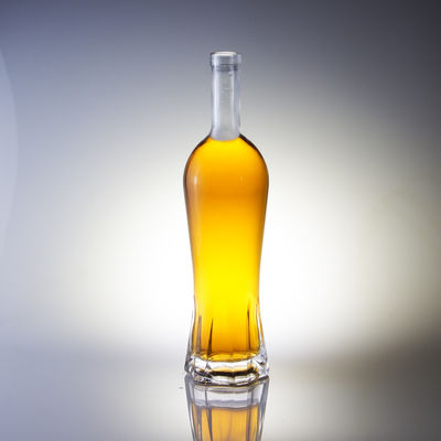 Garrafa de vidro personalizada de 750 ml Peso Material de base Vidro Garrafa de licor de vidro de 500 ml Para uísque