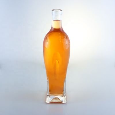 Embalagem de garrafas de vidro de 750 ml de Brandy ou Whisky com design único e superfície de gravação ácida