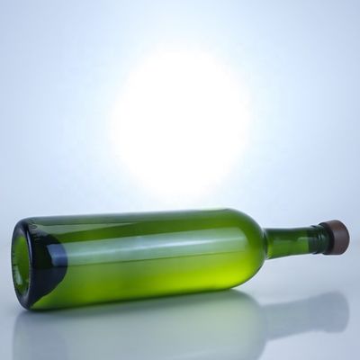 700 ml garrafa de vidro verde antigo para bebidas alcoólicas óleo de gin de rum e cerveja material de base vidro