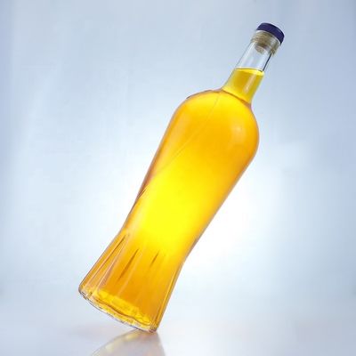 Desenho requintado 750 ml garrafa de vodka limpa com material de colarinho de vidro de cortiça
