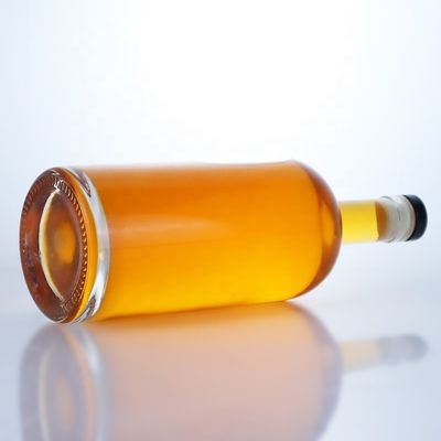 500 ml 700 ml Popular em forma de garrafa de vidro transparente Liquor para Whisky Rum Gin Brandy