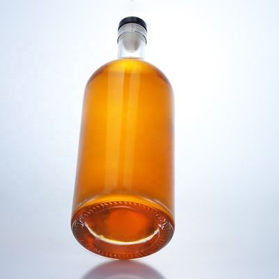 500 ml 700 ml Popular em forma de garrafa de vidro transparente Liquor para Whisky Rum Gin Brandy