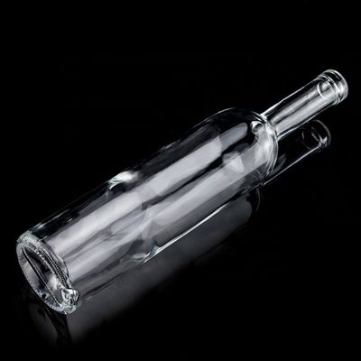 Exquisito design Vodka Liquor Garrafa de vidro 750ml Garrafa de vidro transparente com tampa de parafuso
