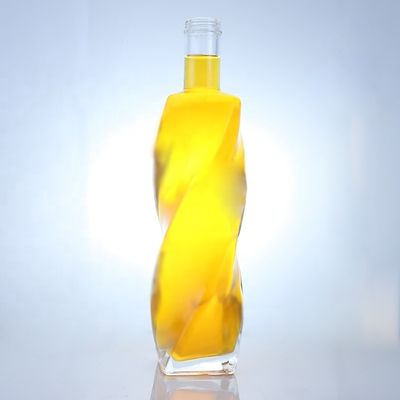 Logotipo personalizado Bottle de vidro em forma especial 700ml 750ml Spirits com tampa de parafuso