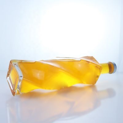 Logotipo personalizado Bottle de vidro em forma especial 700ml 750ml Spirits com tampa de parafuso