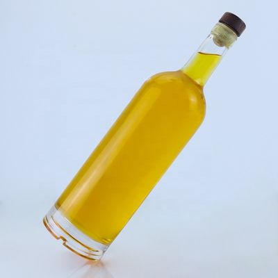 Garrafa de vidro clara ou personalizada 700 ml 750 ml única para Whiskey Tequila Brandy Rum Gin