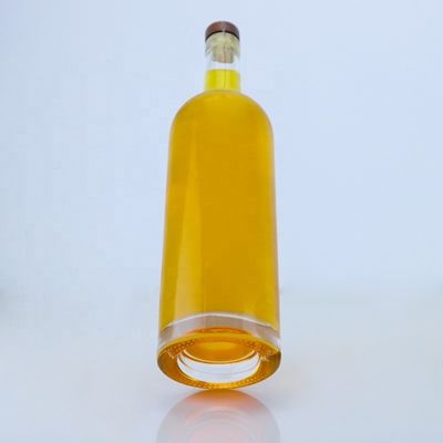 Garrafa de vidro clara ou personalizada 700 ml 750 ml única para Whiskey Tequila Brandy Rum Gin