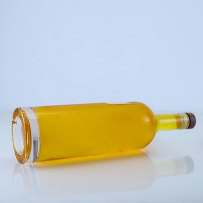 Garrafa de vidro clara ou personalizada 700 ml 750 ml única para Whiskey Tequila Brandy Rum Gin