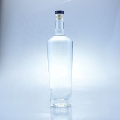 Garrafa de vidro para bebidas alcoólicas 750 ml com vedação de cortiça