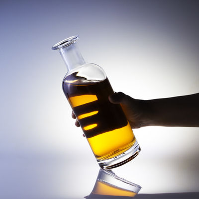 Garrafa de vidro transparente lisa e vazia garrafas de vodka de 1 litro personalizáveis e duráveis