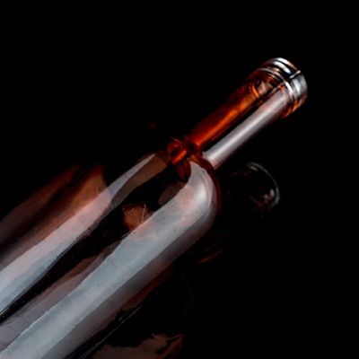 Revestimento Cor Vermelha 750 ml Tequila Botella de Vidro com Design Único e Cortiça