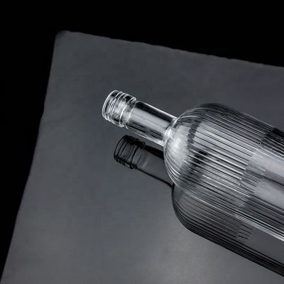 500ml 700ml SCREW CAP Super Flint Glass Botella de uísque vazia para design clássico redondo