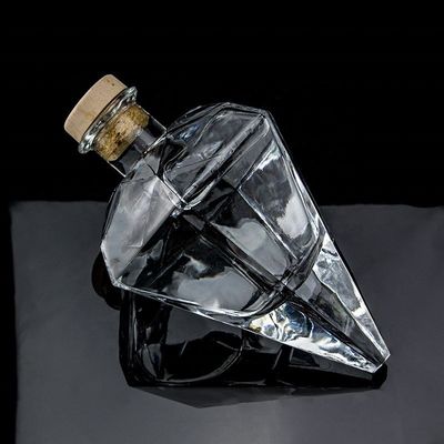 Gravação de logotipo personalizado Transparente Design único Forma garrafa de gin de vidro com cortiça