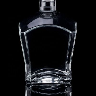 Garrafa de uísque de vidro de super flint clara ou personalizada 700 ml 750 ml com rolha de cortiça