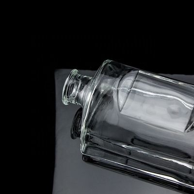 Botão de vidro de vodka de 750 ml de forma personalizada com tampa de cortiça e acabamento transparente em redondo