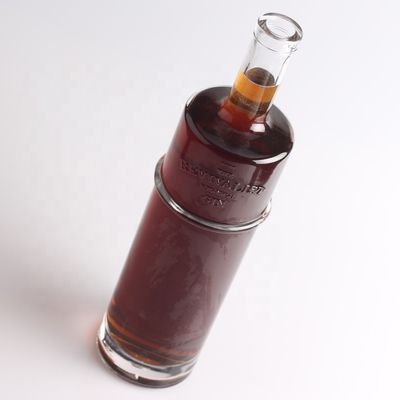 Garrafa de vidro de tequila gravada de 750 ml por litro com forma redonda e tipo de vedação de cortiça