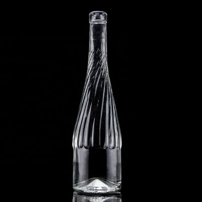 Material do corpo de vidro 500ml 700ml garrafa de vinho de uísque com design único de fundo levantado
