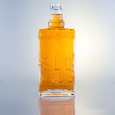 750 ml Flint Glass Clear Square Round Gin Bottle com acabamento superior de parafuso e design livre
