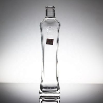 Garrafa de vidro de vodka em forma de mulher com decalque e variedade de opções de capacidade