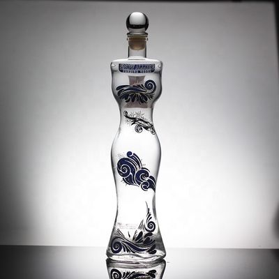 Garrafa de vidro de vodka em forma de mulher com decalque e variedade de opções de capacidade