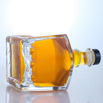 Desenho exclusivo Custom 500ml 700ml Super Flint Glass Bottle para Rum Whiskey Vodka Brandy