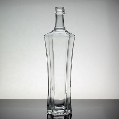 Como personalizado 500ml garrafas de vidro de vodka com tampa de parafuso para a Vodka Superficie Handling