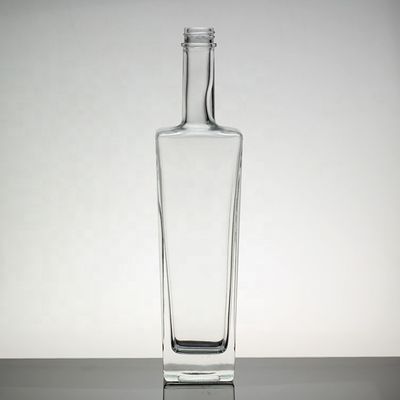 Como personalizado 500ml garrafas de vidro de vodka com tampa de parafuso para a Vodka Superficie Handling