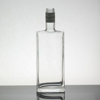 Como personalizado 500ml garrafas de vidro de vodka com tampa de parafuso para a Vodka Superficie Handling