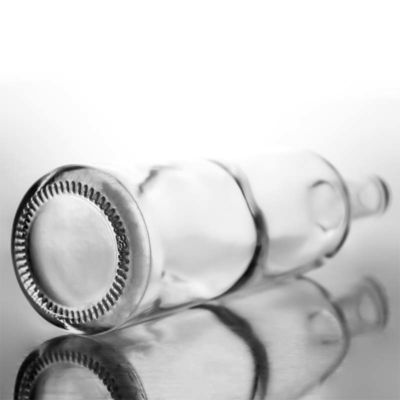 Garrafa de vidro de pescoço comprido e transparente de 750 ml para uísque, champanhe, brandy e bebidas industriais
