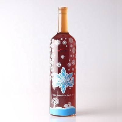 Garrafa de vidro de vodka de 750 ml de forma redonda com tampa de cortiça e manuseio de superfície personalizado