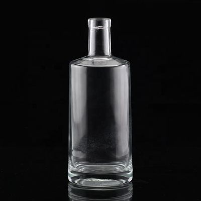 Botella de vidro transparente de vodka industrial com pescoço curto e corpo gordo 500 ml 750 ml
