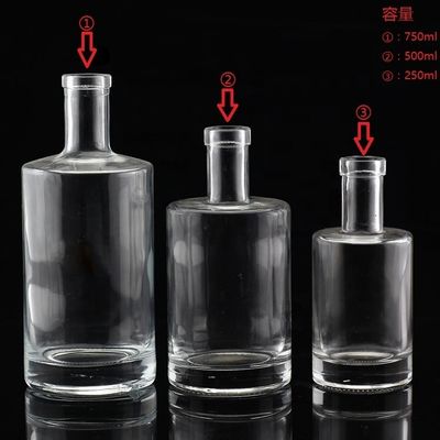 Botella de vidro transparente de vodka industrial com pescoço curto e corpo gordo 500 ml 750 ml