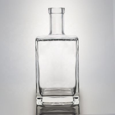 Logotipo do cliente aceitável Vidro quadrado Super Flint 500ml 700ml 750ml garrafa para gin