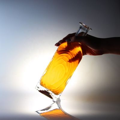 Garrafas de vidro transparente em miniatura com cortiça