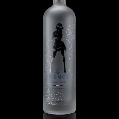 Cola de vidro 750 ml Botão de vodka com ácido de gravação com cor clara ou personalizada em Heze