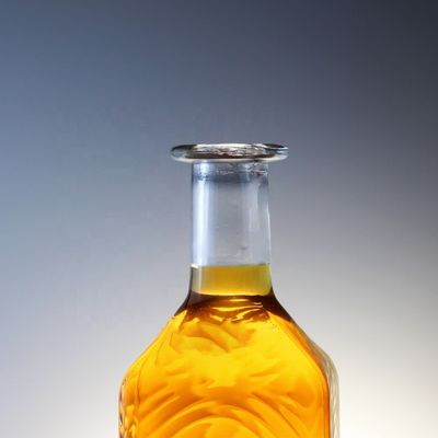 Garrafas de vidro transparente em miniatura com cortiça