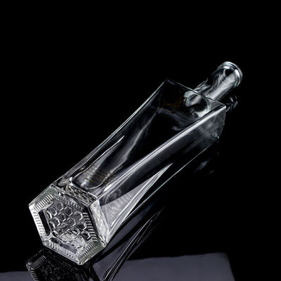 Exquisito Design Vodka Liquor Bottle Claras ou personalizadas 750ml Garrafa de vidro com cortiça