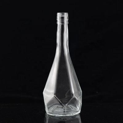 750 ml de forma de corte Design único garrafa de vidro de bebidas alcoólicas Fabricado por para Custom Made