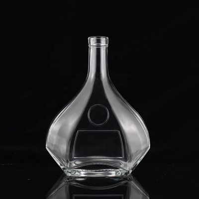 750 ml de forma de corte Design único garrafa de vidro de bebidas alcoólicas Fabricado por para Custom Made