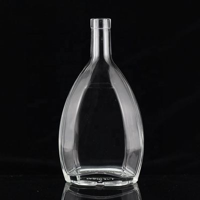 750 ml de forma de corte Design único garrafa de vidro de bebidas alcoólicas Fabricado por para Custom Made