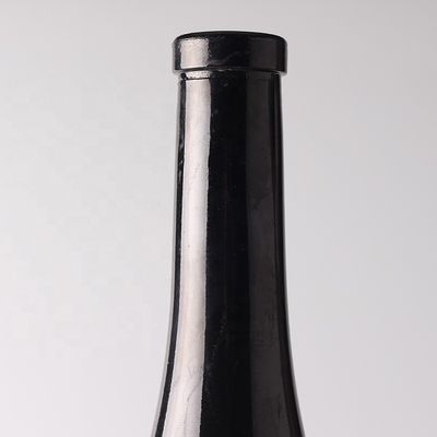 750 ml garrafa preta vazia com boca de cortiça e garrafa de vidro spray para promoção de vodka