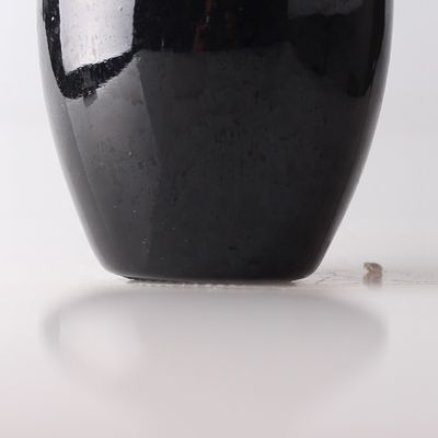 750 ml garrafa preta vazia com boca de cortiça e garrafa de vidro spray para promoção de vodka