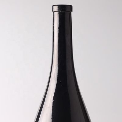 750 ml garrafa preta vazia com boca de cortiça e garrafa de vidro spray para promoção de vodka