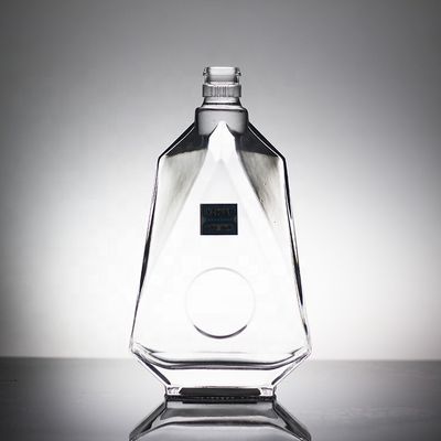 Material de base Garrafa de vidro com forma de letra única e tampa de cortiça