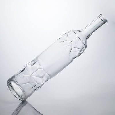 Manuseio da superfície Decal Forma personalizada Garrafa de vidro de licor em relevo para whisky Gin Rum