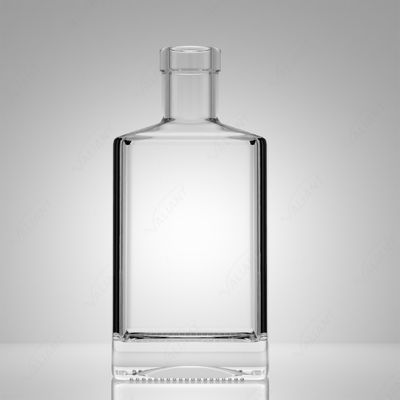 Garrafa de vidro quadrada de 50 ml para whisky Gin Rum Custom Cap e rolha de cortiça incluídos