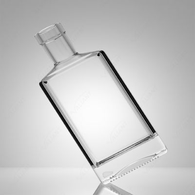 Garrafa de vidro quadrada de 50 ml para whisky Gin Rum Custom Cap e rolha de cortiça incluídos