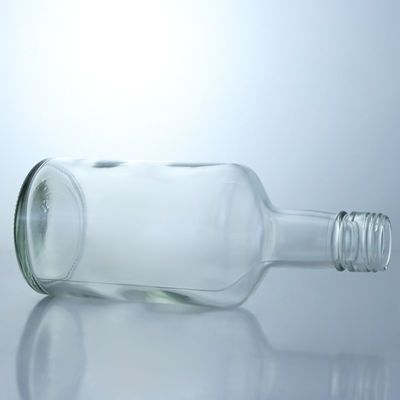 Garrafa de licor de vidro de garganta comprida de tampa personalizada para parafuso Gin Vodka Brandy Forma personalizada