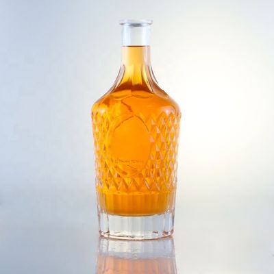 2023 garrafas transparentes garrafas de bebida de vidro com material de base congelado Logotipo personalizado